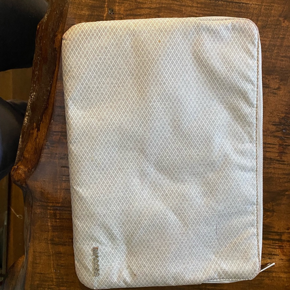 Incase soft laptop case